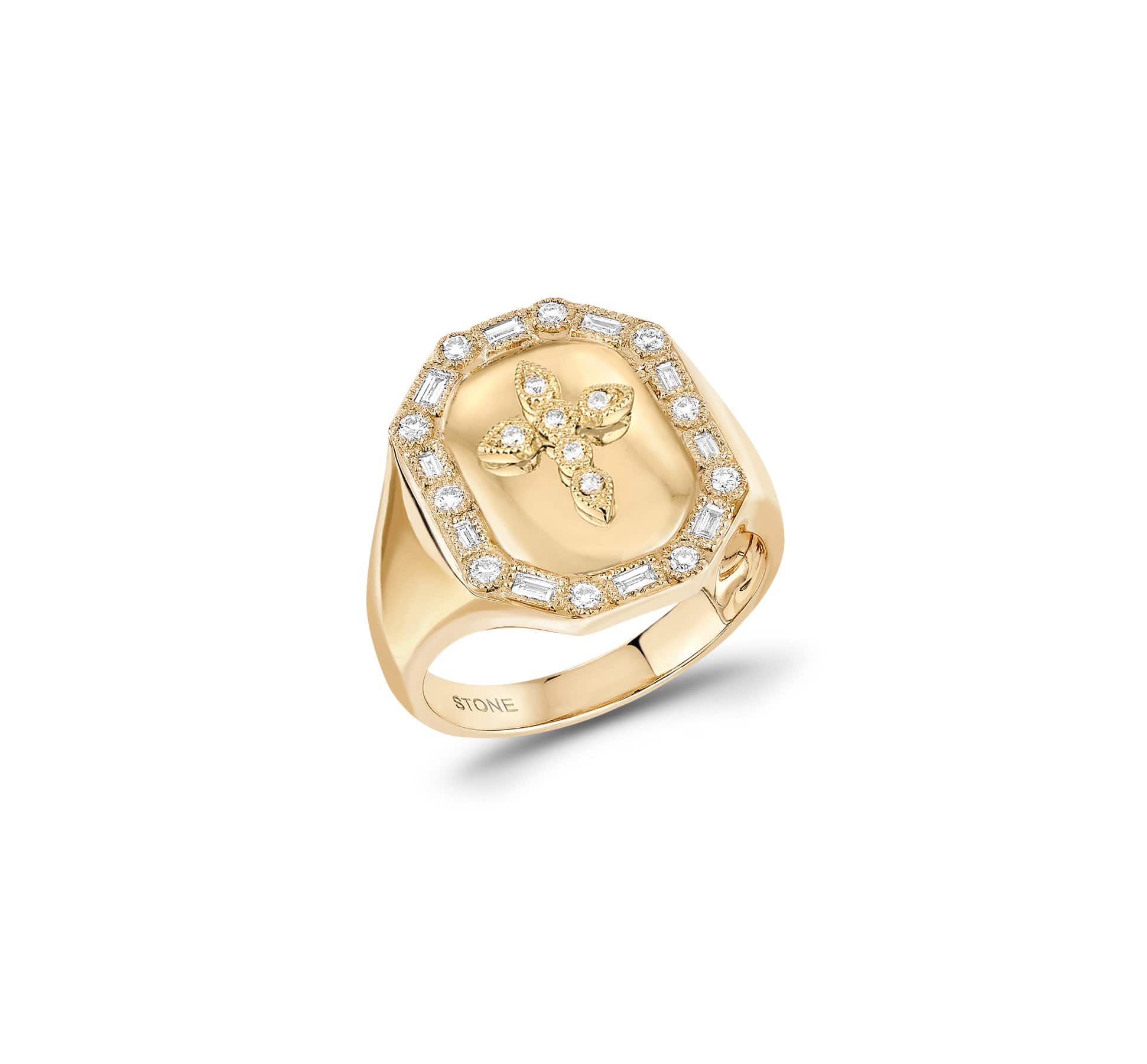 Céleste Gold and diamonds signet ring