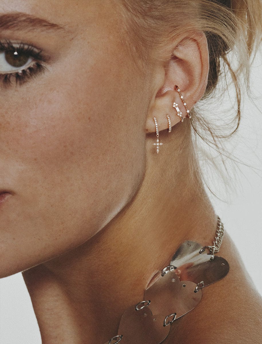 Pavée Gold and diamonds tiny hoop