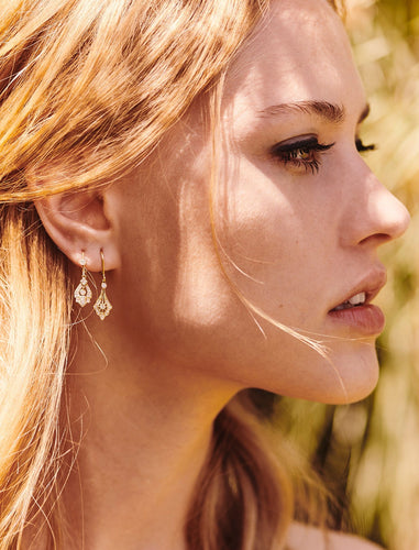 Belle Époque boucles d'oreilles or jaune et diamants – | par Marie Poniatowski Belle Époque boucles d'oreilles or jaune et diamants – | par Marie Poniatowski