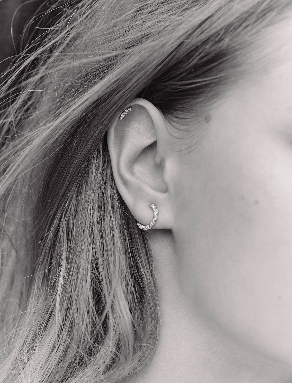 Line Gold and diamonds